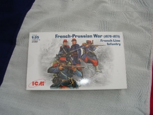 ICM 35061  French Line Infantry 